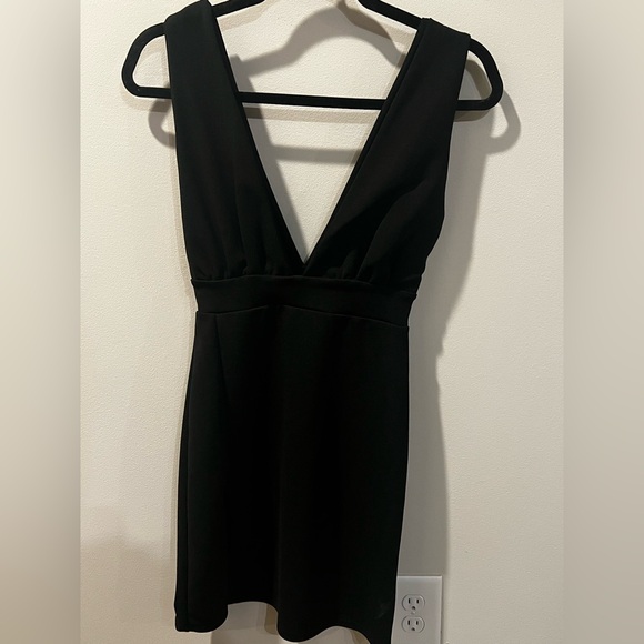 Nasty Gal Black V-Neck Slit Mini Dress - Picture 5 of 5